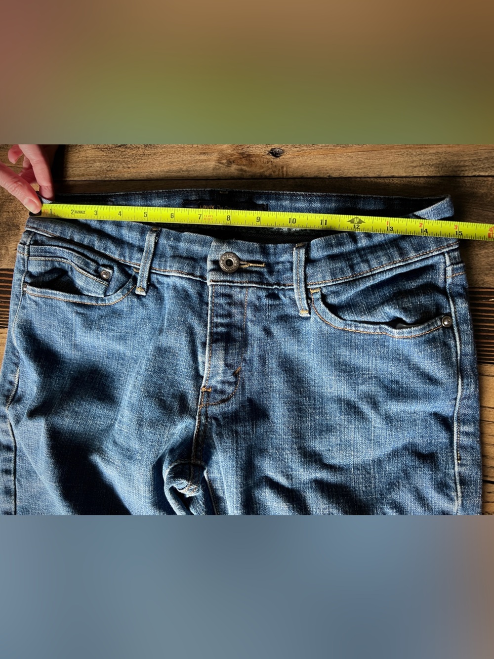 LEVI’s • 547 Platinum Flare Jeans 30” Waist Low Rise Y2K Medium Wash pocket flap - Picture 13 of 16